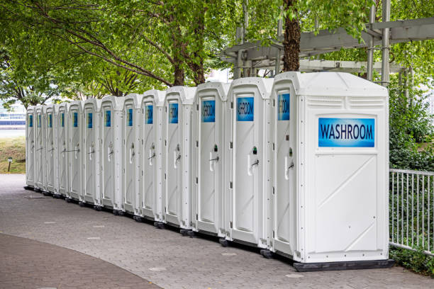 Best Luxury portable toilet rental  in Lewisville, WA
